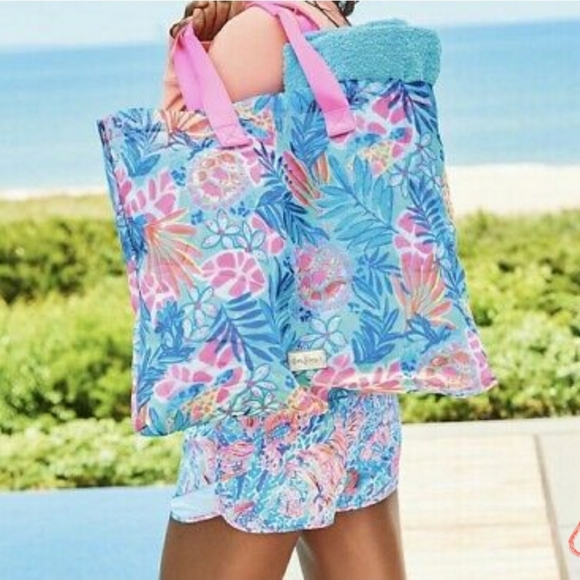 NWT Lilly Pulitzer Mesh Beach Tote - Picture 2 of 3